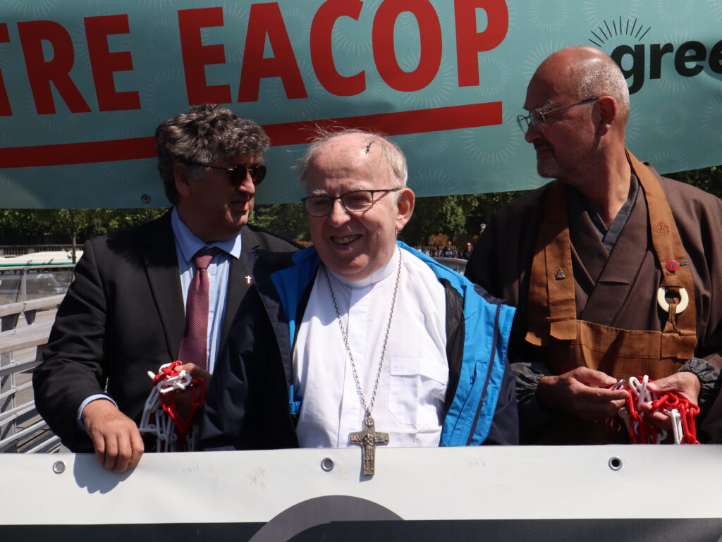 EACOP: Mgr Marc Stenger, évêque émérite de Troyes, participe à l'action Corps et âmes contre Eacop